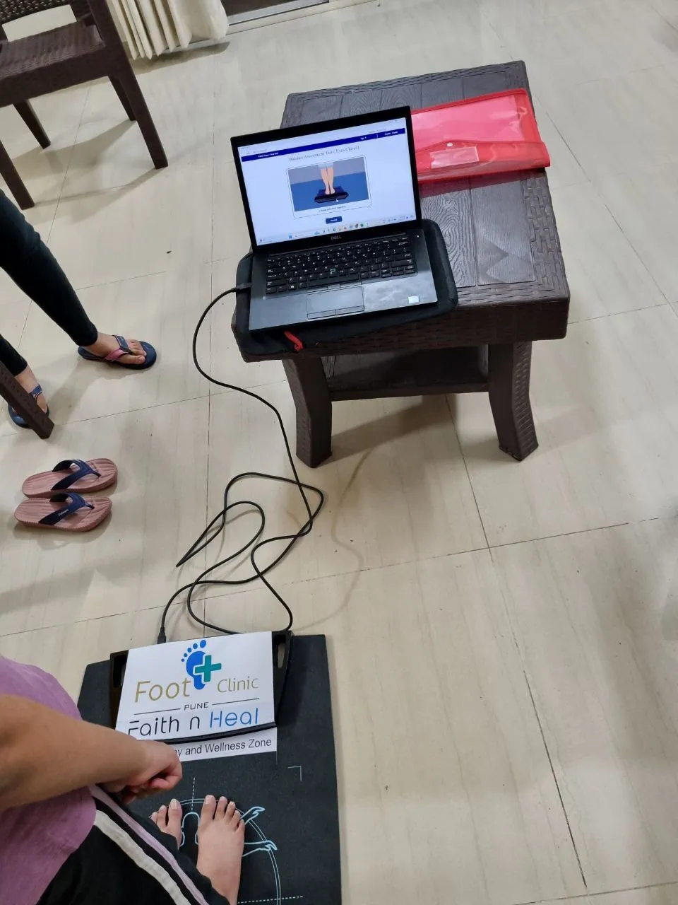 Digital foot scan and consultation for custom insoles